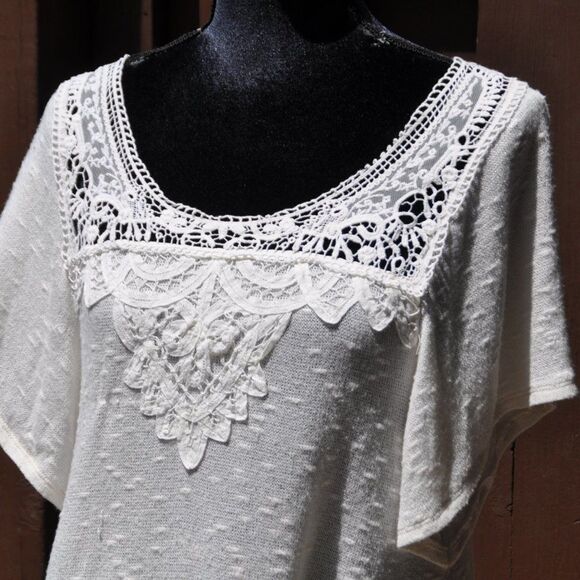 Anthropologie S Deletta White Crochet Lace Applique Knit Blouse NEW - Picture 3 of 4